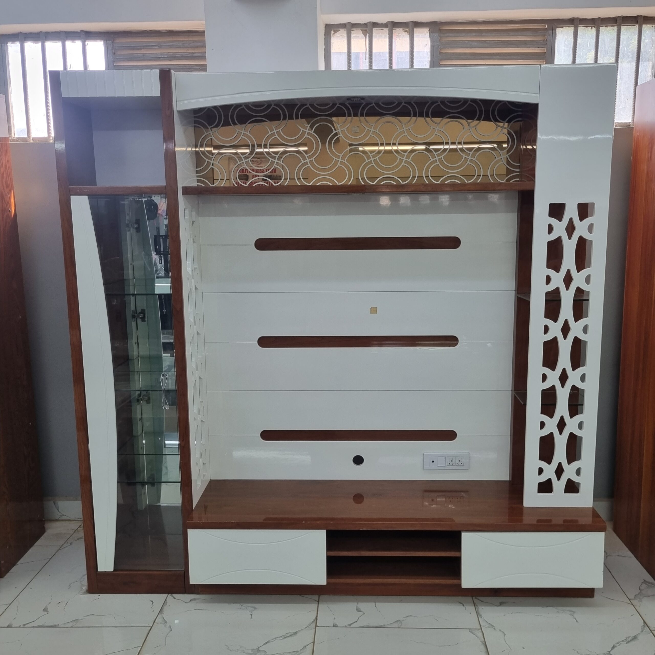 Wall Unit D333