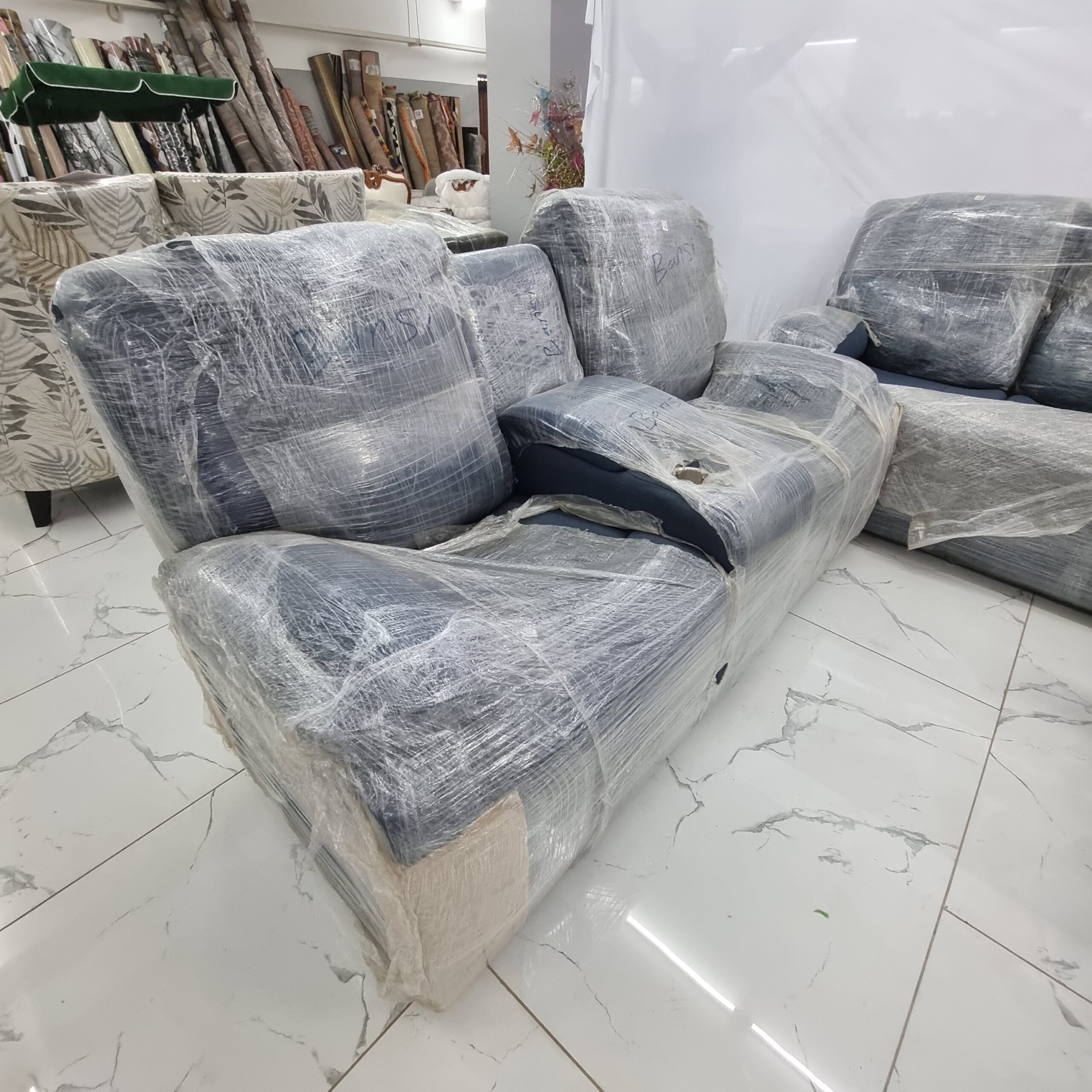 Vahne Sofa