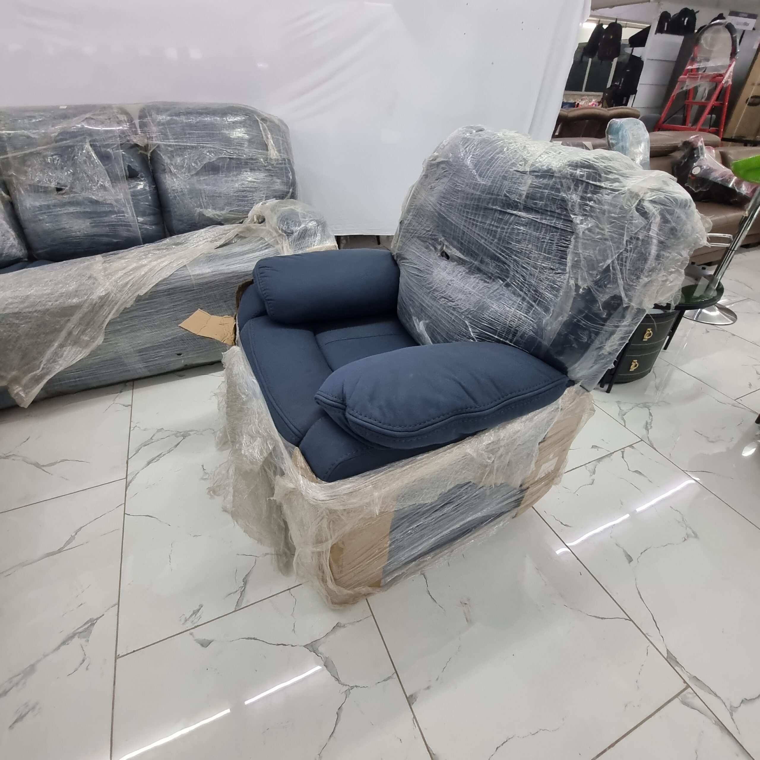 Vahne Sofa