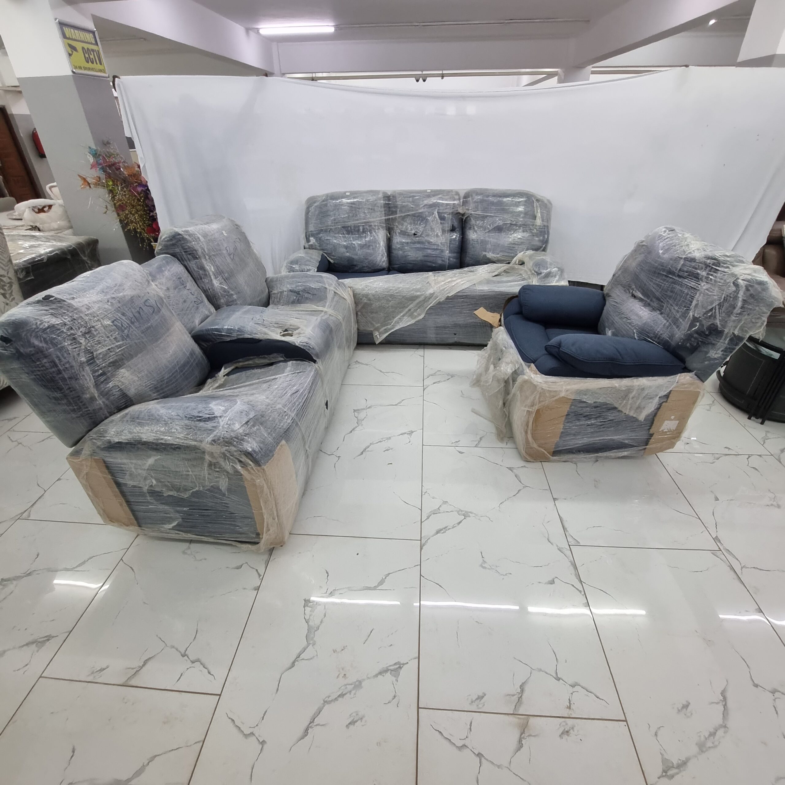 Vahne Sofa
