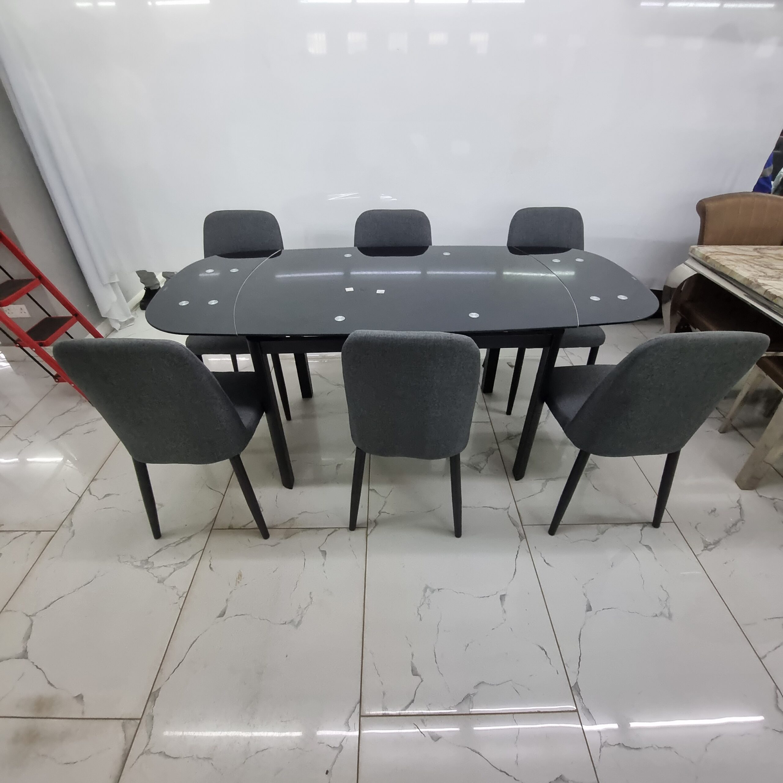 UH Dinning Table