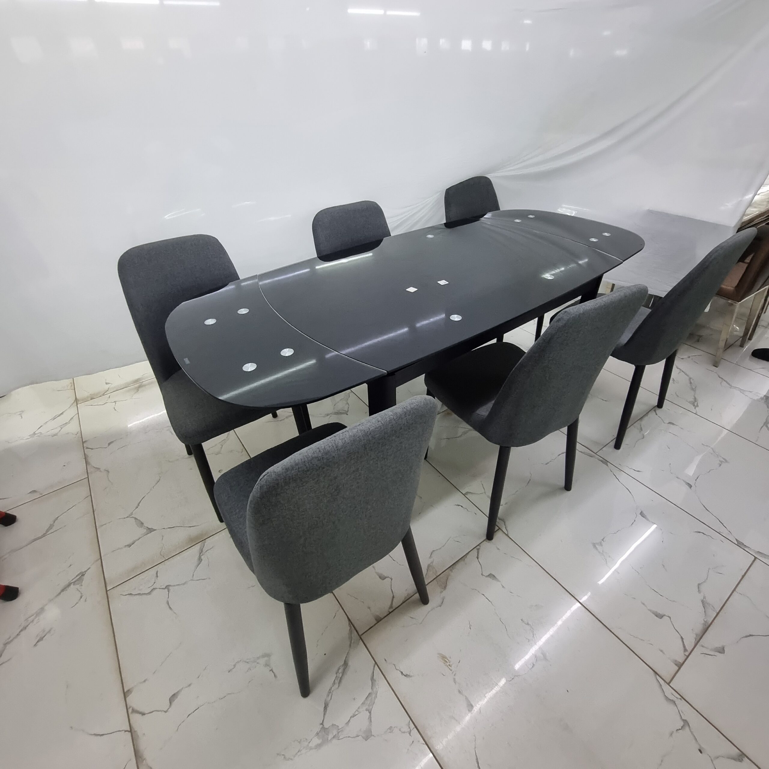 UH Dinning Table