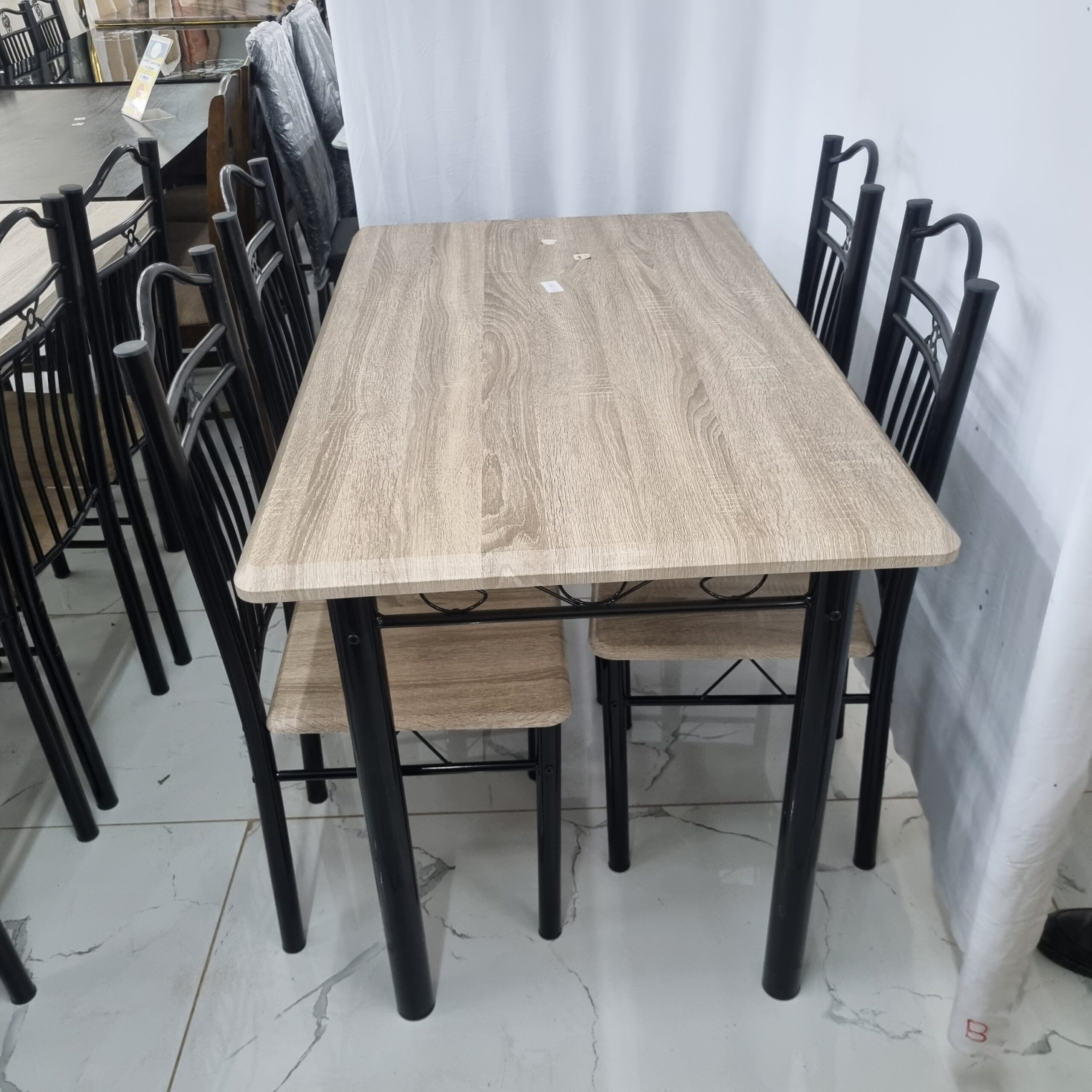 UH Dinning Table