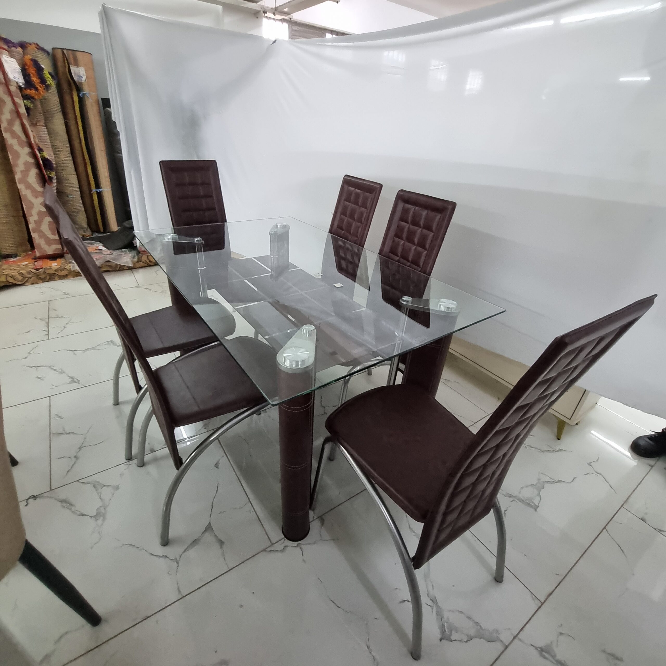 UH Dinning Table