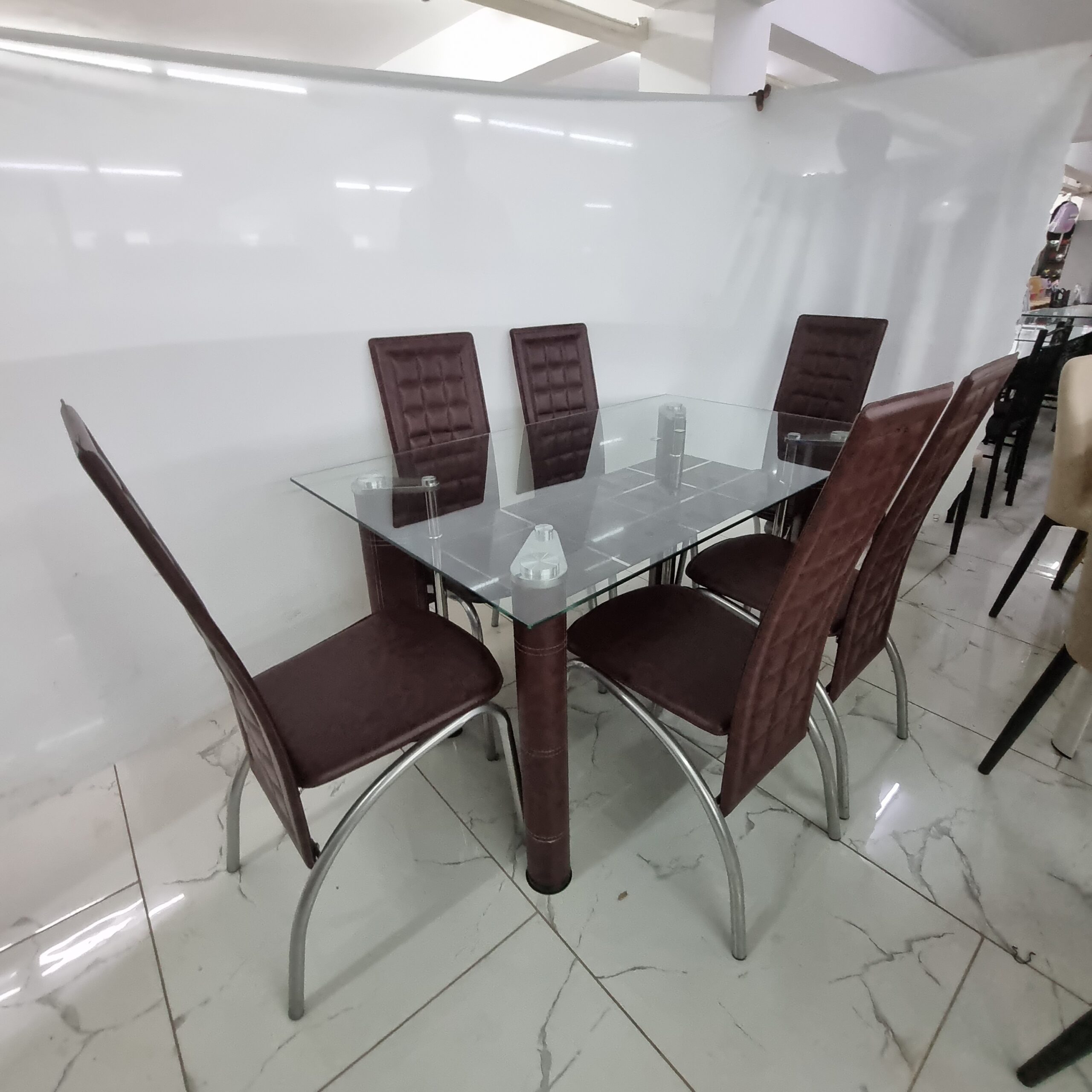UH Dinning Table