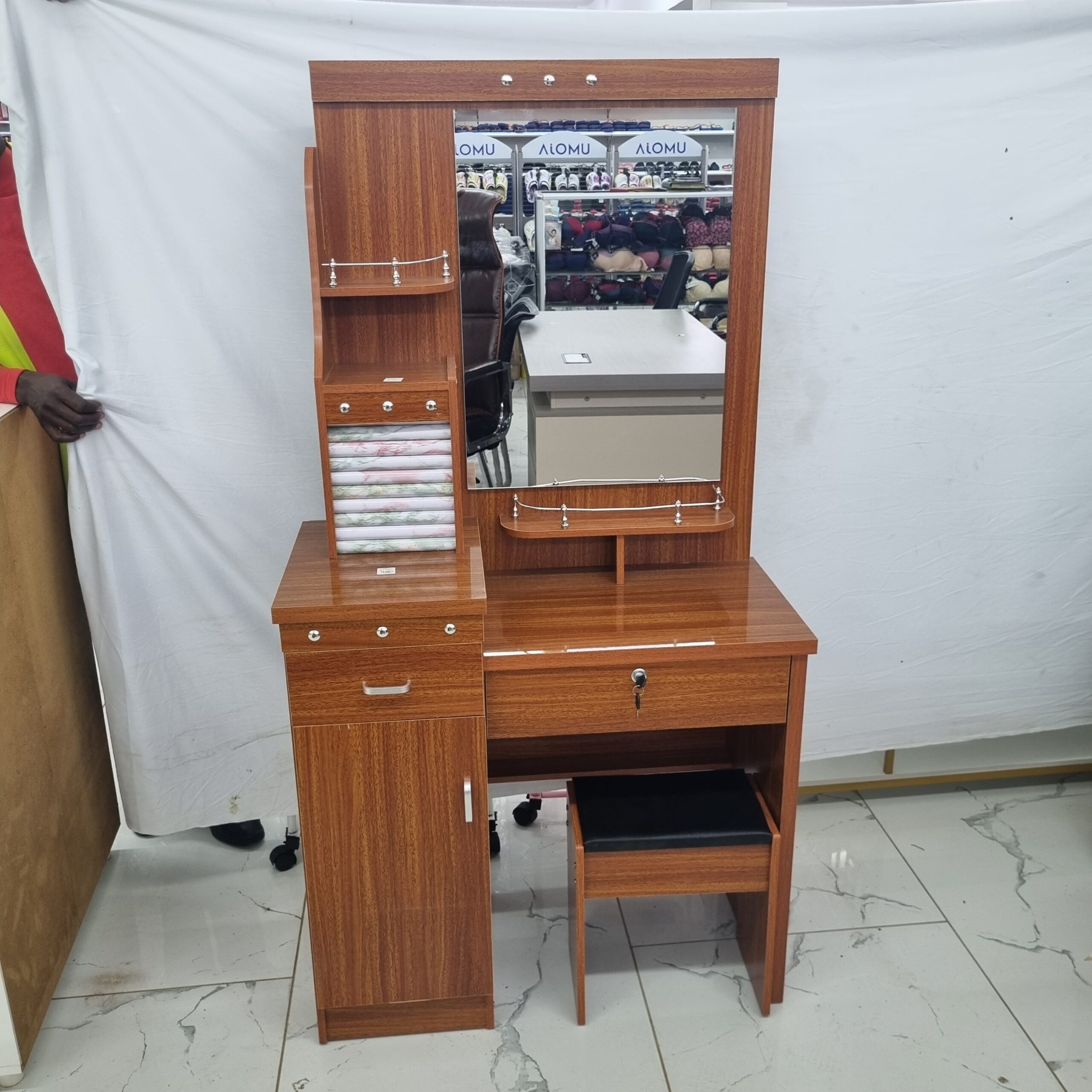 UH Dressing Mirror Table 915H
