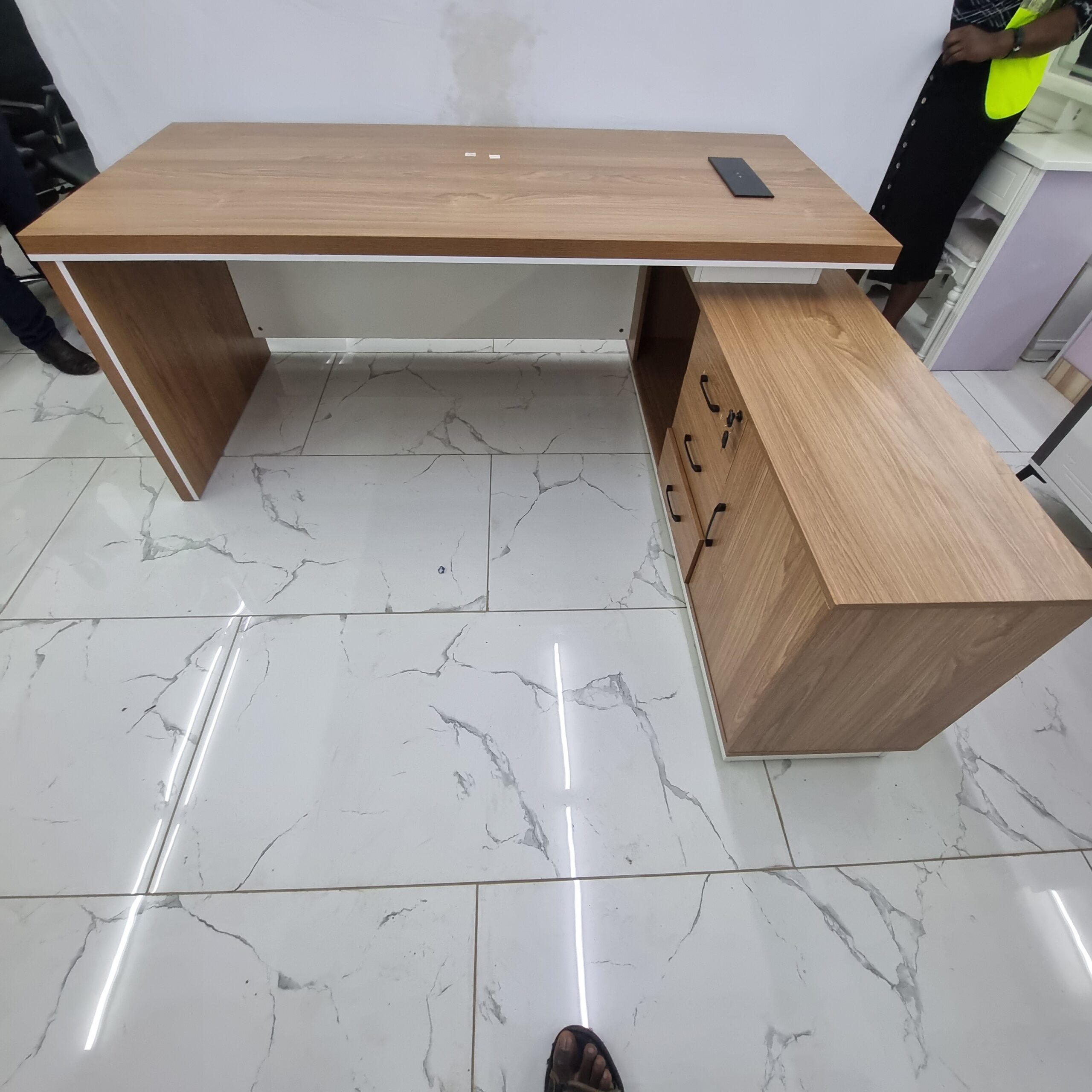 YIT Executive Office Table HQ180