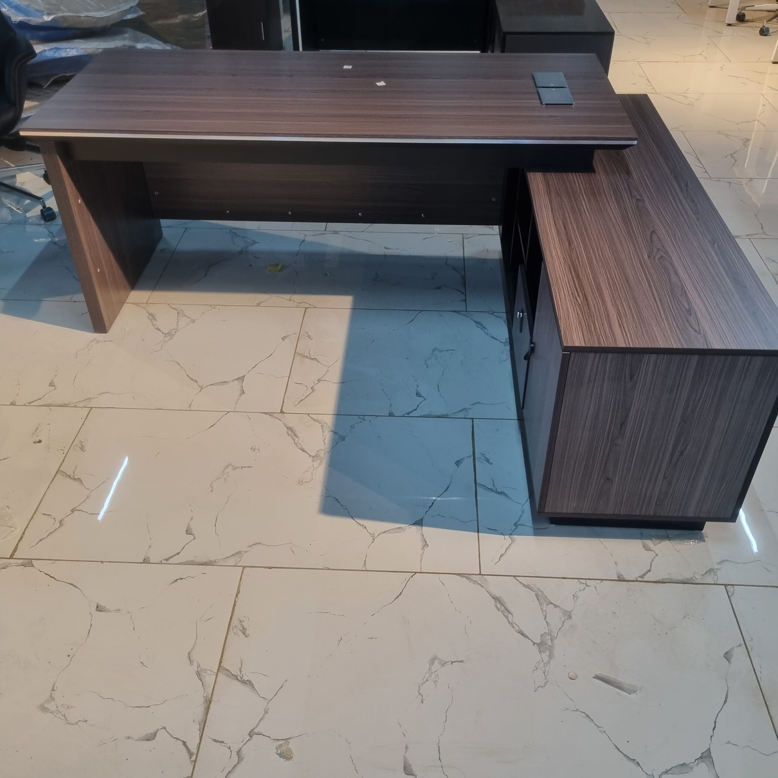 YIT Executive Table c31-2